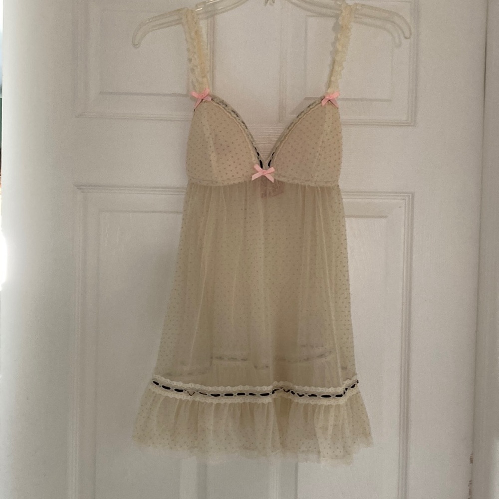 Victoria’s Secret nightie excellent condition size M